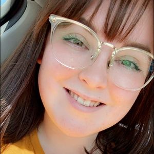 Meet your Posher, Eva